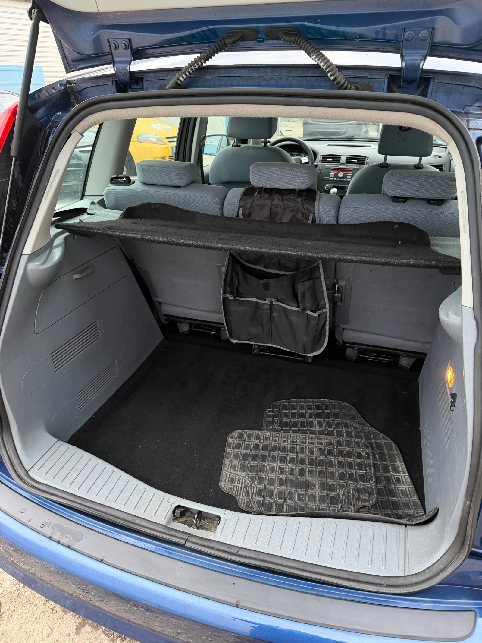 Ford C-max 1.6 бензин перфектна, снимка 16 - Автомобили и джипове - 54033615