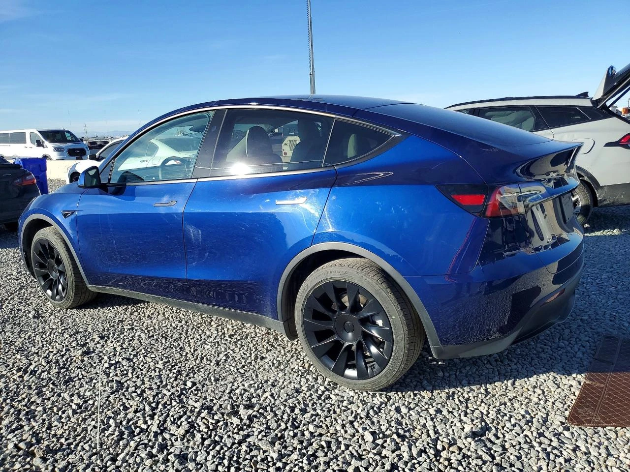 Tesla Model Y, снимка 2 - Автомобили и джипове - 54062154