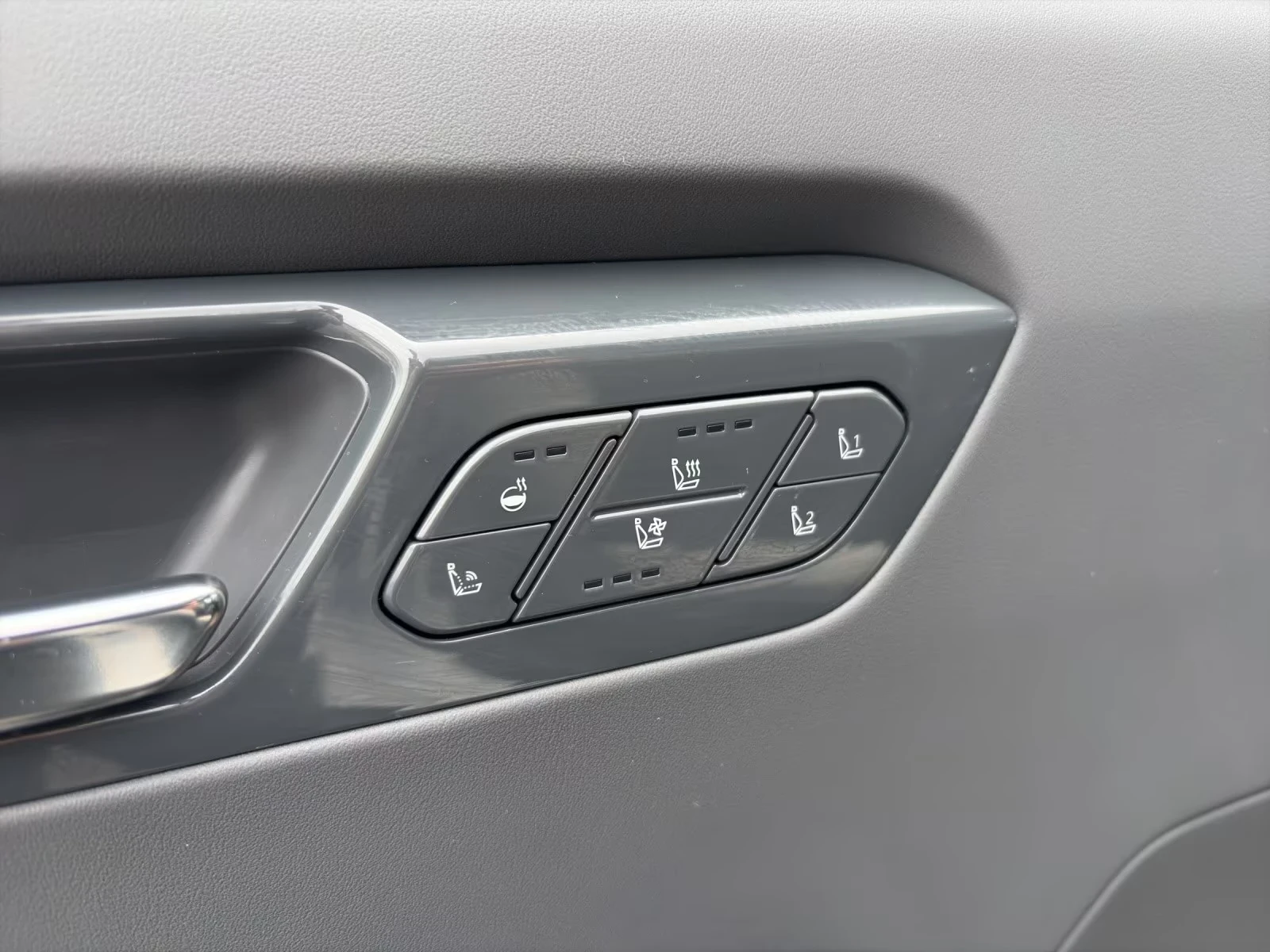 Kia EV9 GT-Line Launch Edition 7S Full Options 98.5SOH , снимка 11 - Автомобили и джипове - 54327899