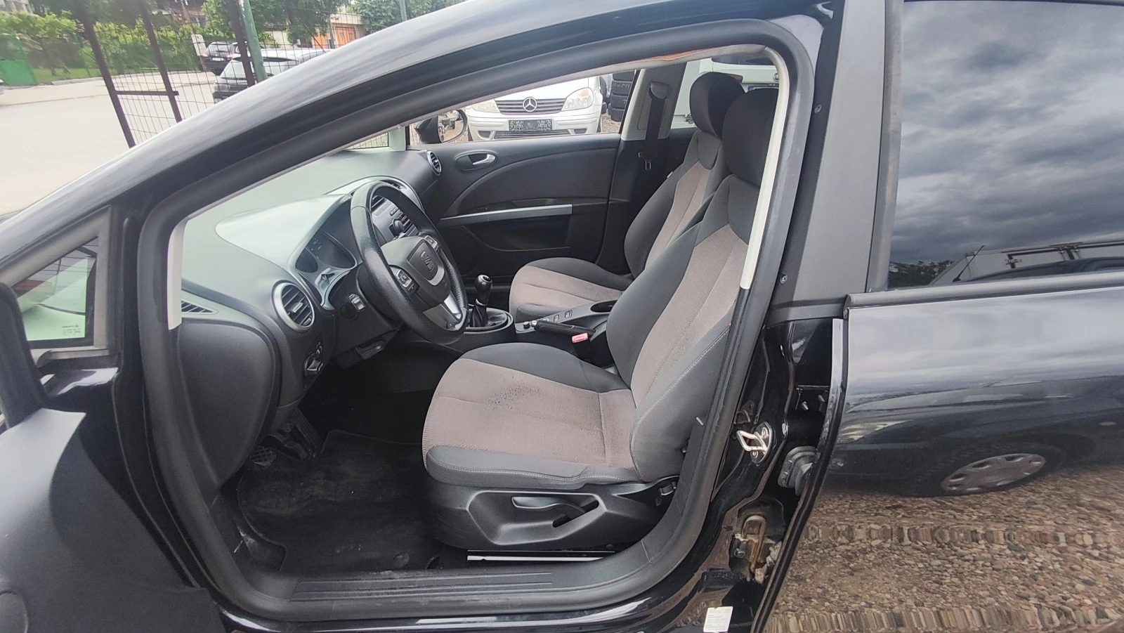 Seat Leon 1.4 turbo Германия , снимка 9 - Автомобили и джипове - 54663949