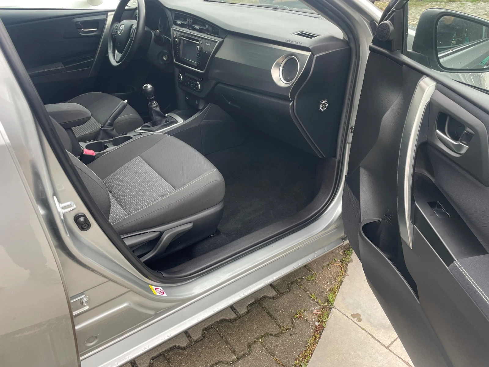 Toyota Auris 1.4 d4d Active | Mobile.bg � ����������� 10