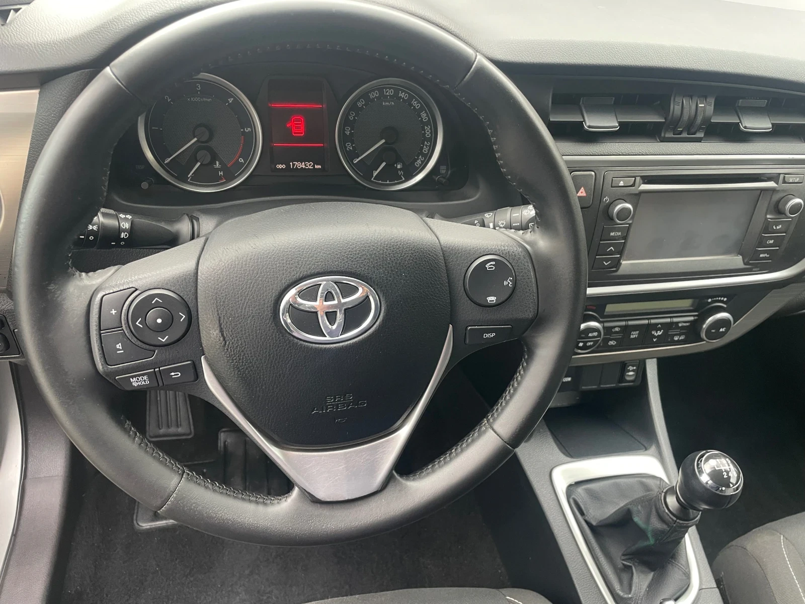 Toyota Auris 1.4 d4d Active | Mobile.bg � ����������� 13