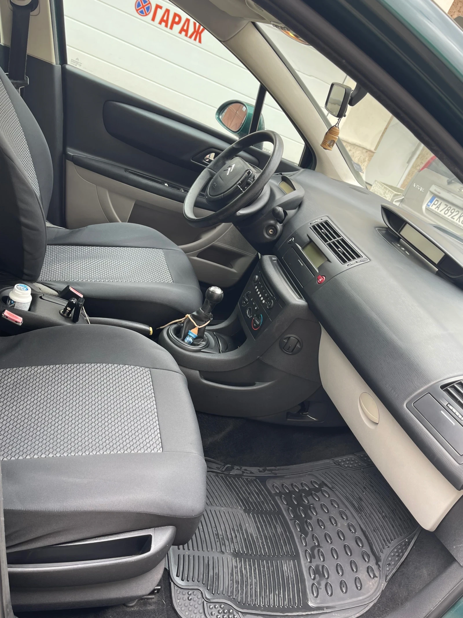 Citroen C4 1.4i, снимка 8 - Автомобили и джипове - 54730947