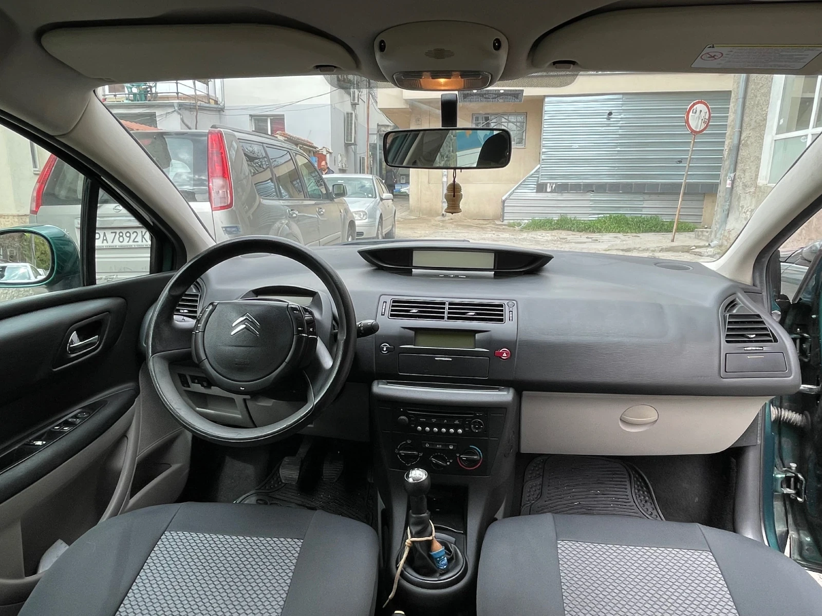Citroen C4 1.4i, снимка 11 - Автомобили и джипове - 54730947