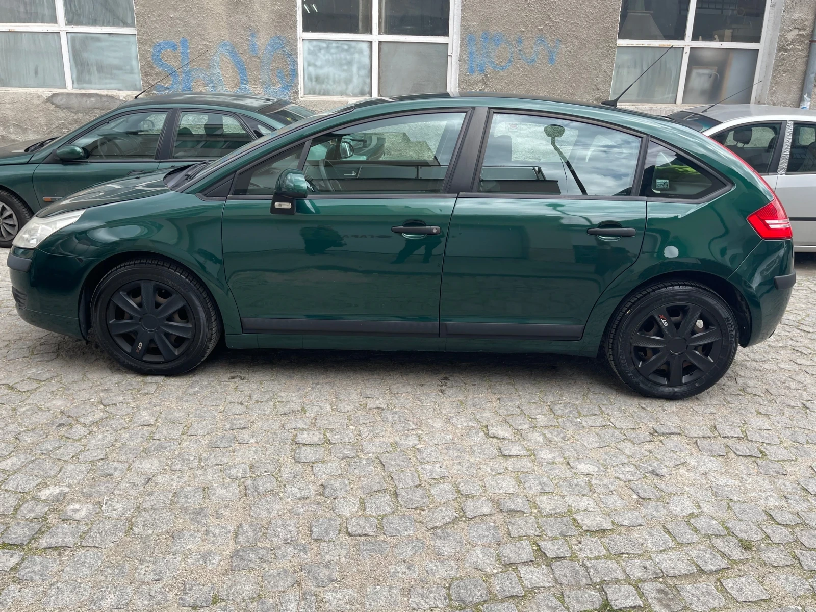 Citroen C4 1.4i, снимка 2 - Автомобили и джипове - 54730947