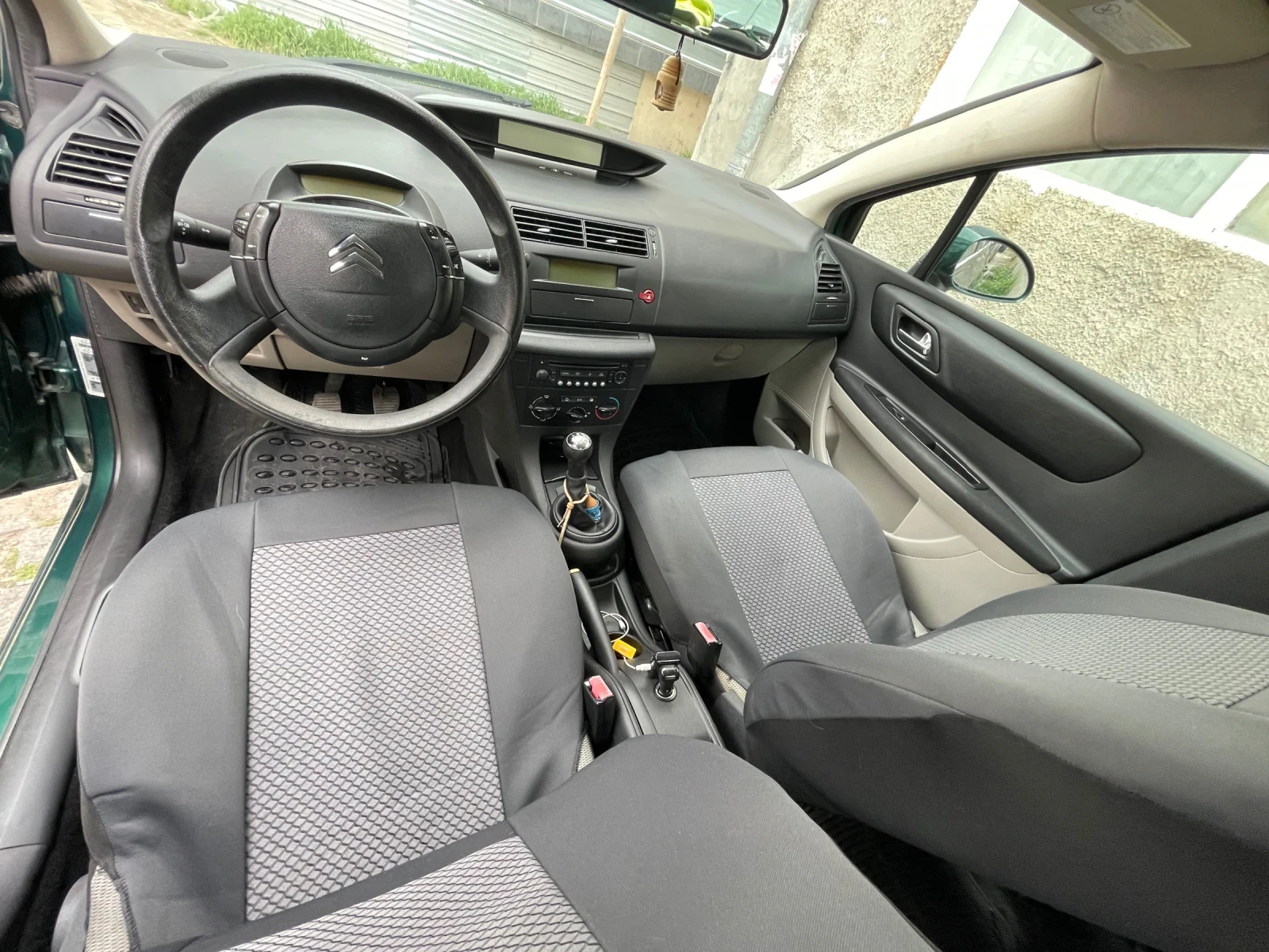 Citroen C4 1.4i, снимка 13 - Автомобили и джипове - 54730947