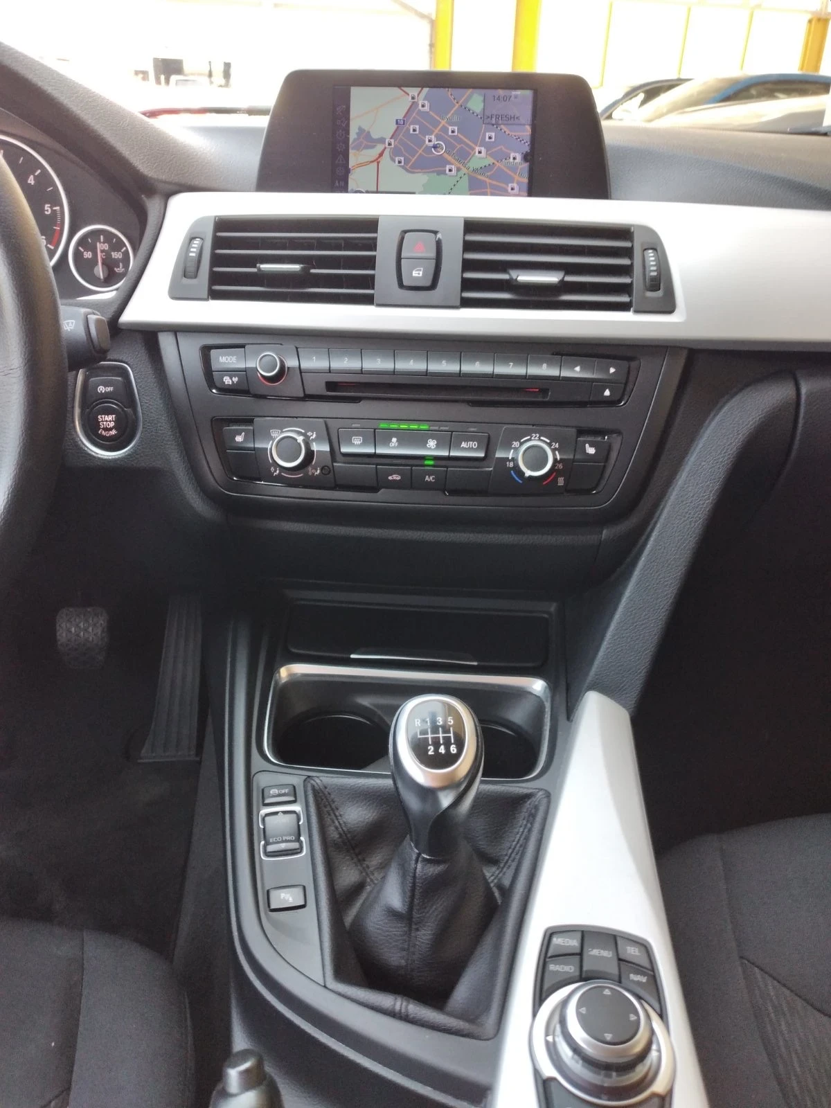 BMW 318 d Touring/Navi Business, снимка 7 - Автомобили и джипове - 55089478