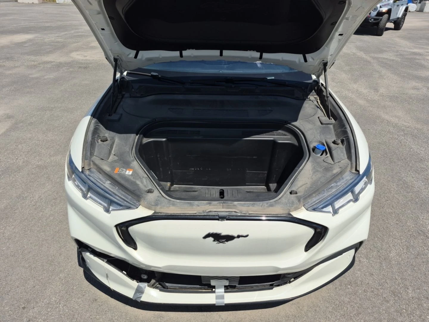 Ford Mustang Mach-E Premium* 360View* B&O* Distronic* CarPlay* Keyless, снимка 14 - Автомобили и джипове - 55271976