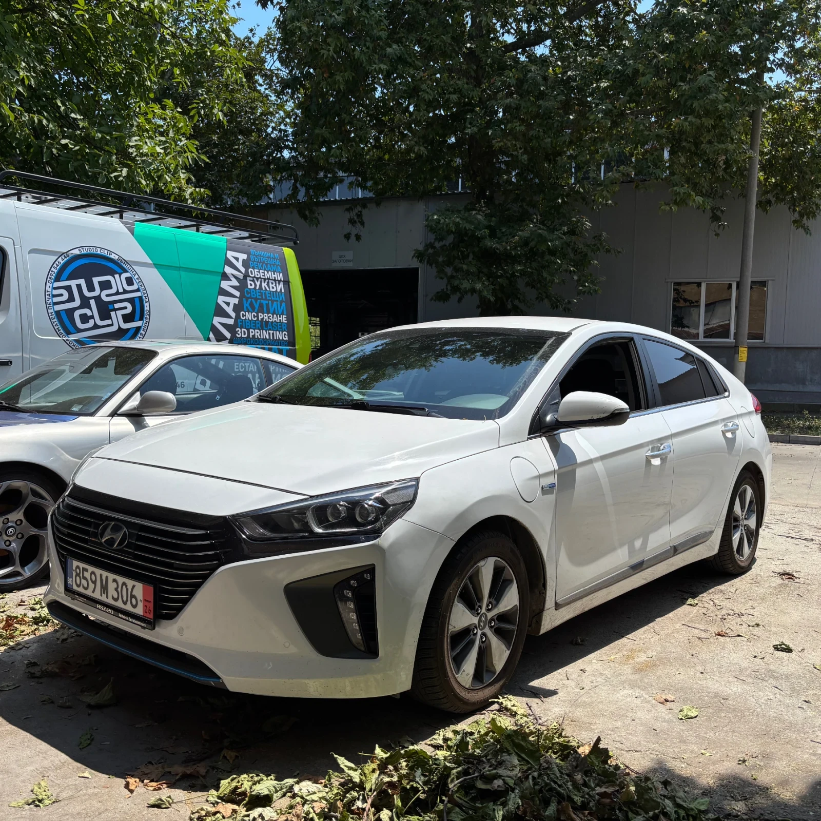 Hyundai Ioniq Plug-in hybrid / 78, 650km/ подгреви/дистроник и д