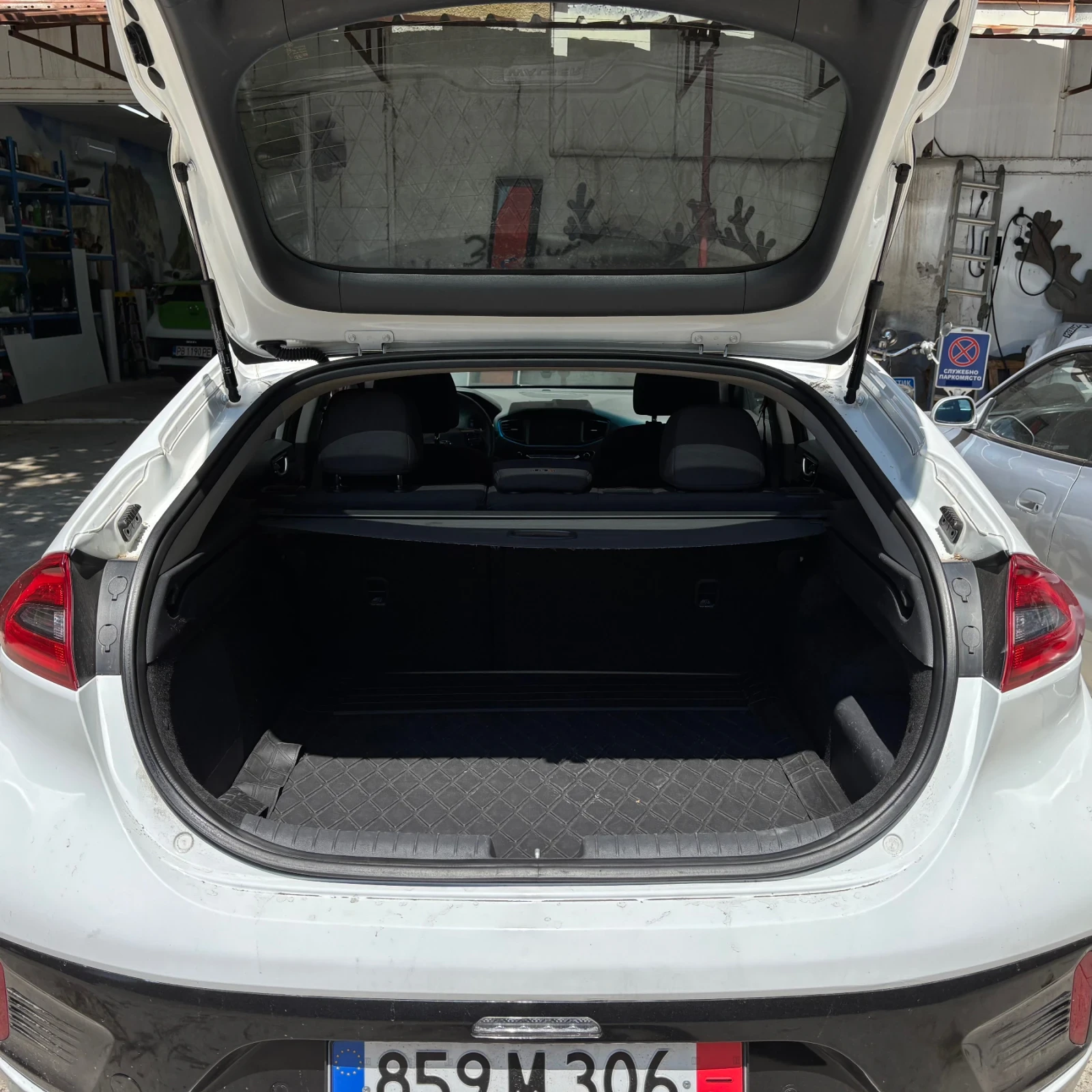 Hyundai Ioniq Plug-in hybrid / 78, 650km/ подгреви/дистроник и д, снимка 10 - Автомобили и джипове - 55396090