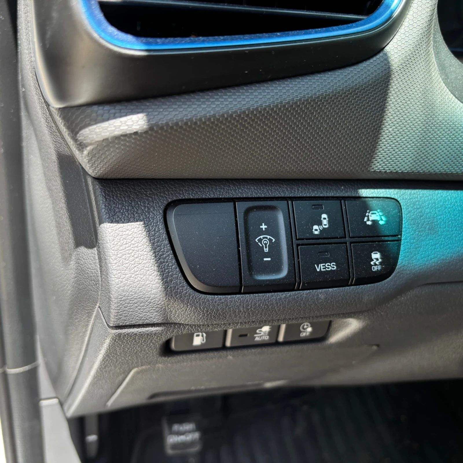 Hyundai Ioniq Plug-in hybrid / 78, 650km/ подгреви/дистроник и д, снимка 7 - Автомобили и джипове - 55396090