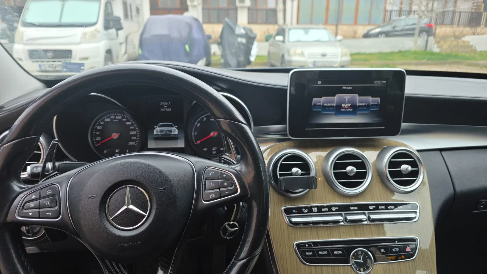 Mercedes-Benz C 180, снимка 4 - Автомобили и джипове - 55902933