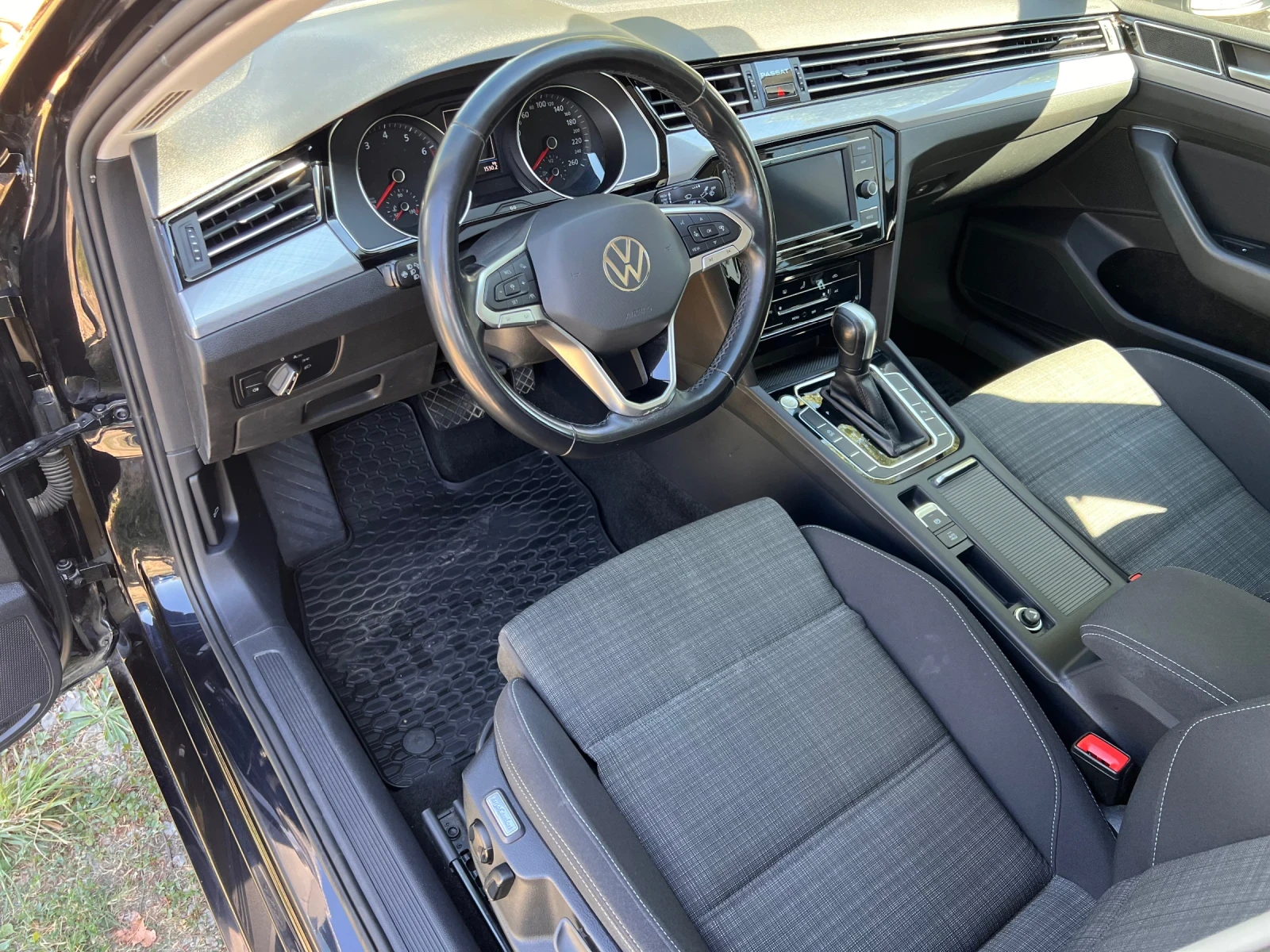 VW Passat 1.5TSI, снимка 10 - Автомобили и джипове - 56116093
