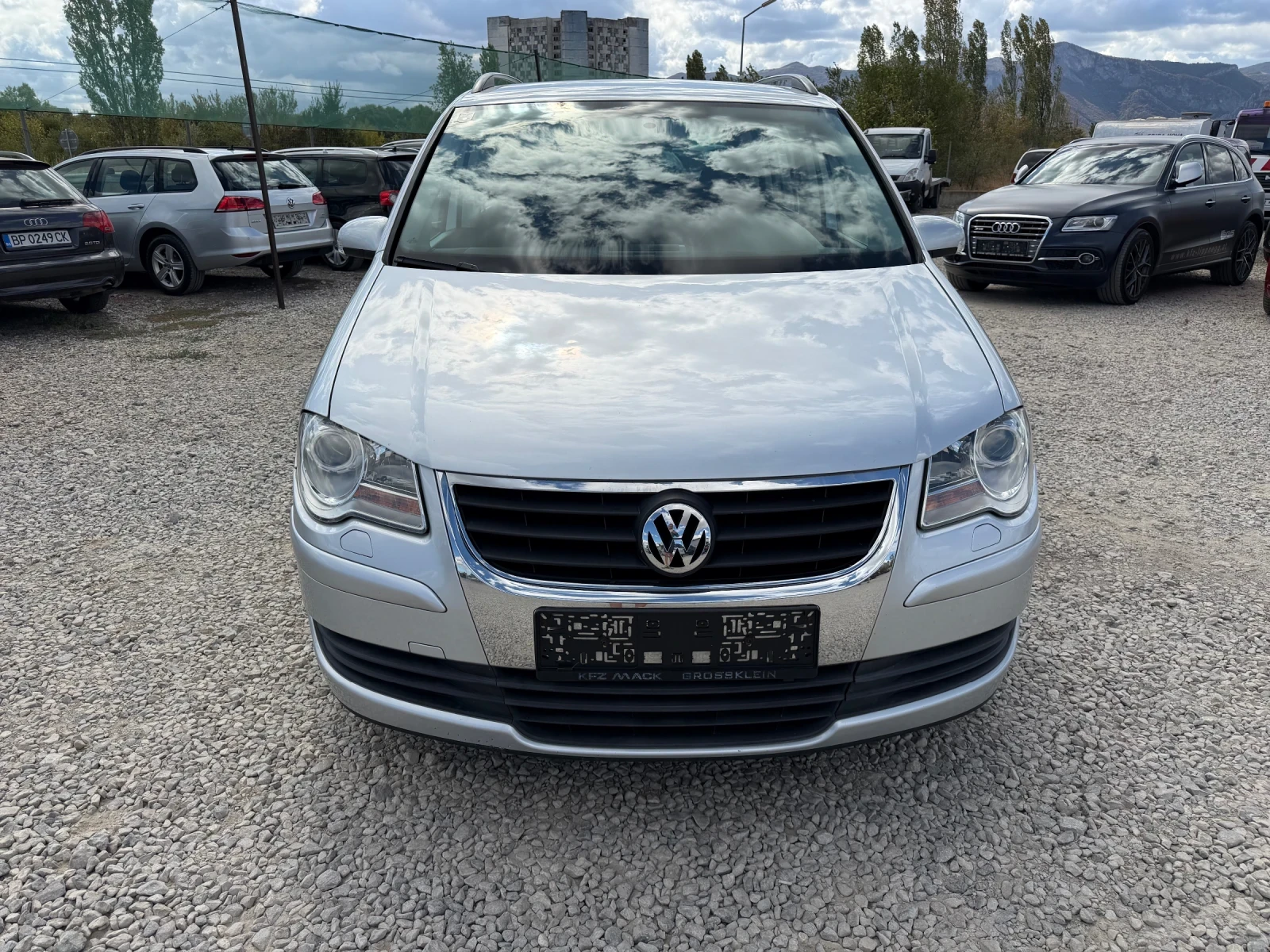 VW Touran 1.9TDI-105PS-6+ 1, снимка 2 - Автомобили и джипове - 56182107