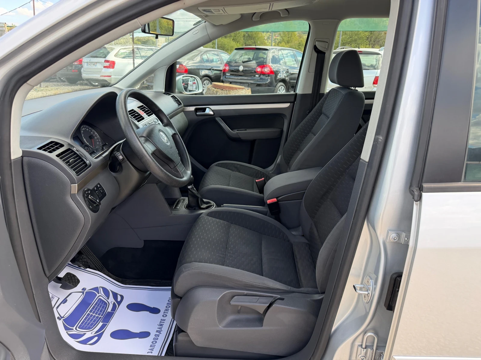 VW Touran 1.9TDI-105PS-6+ 1, снимка 8 - Автомобили и джипове - 56182107