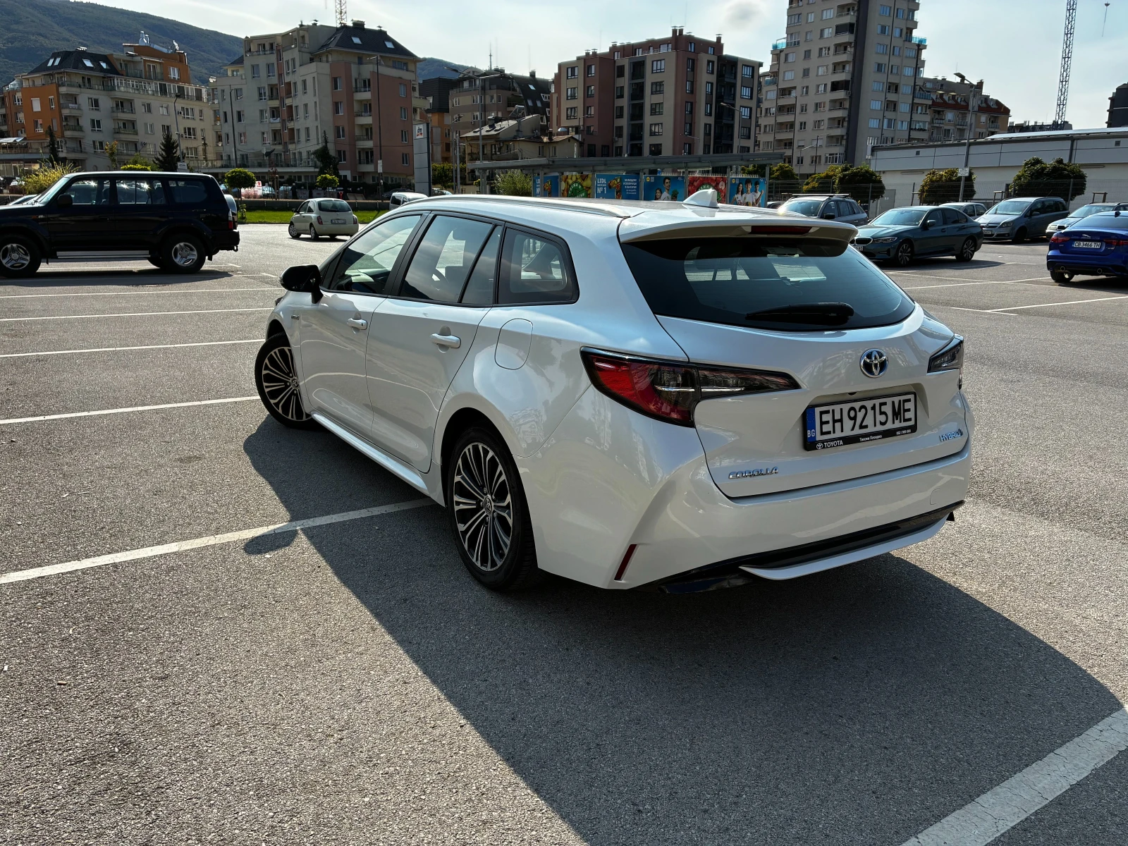 Toyota Corolla 2.0 HSD Executive Plus, снимка 6 - Автомобили и джипове - 56236829