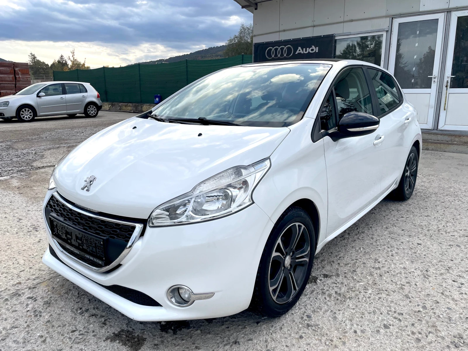 Peugeot 208 1.4 Бензин газ!!!