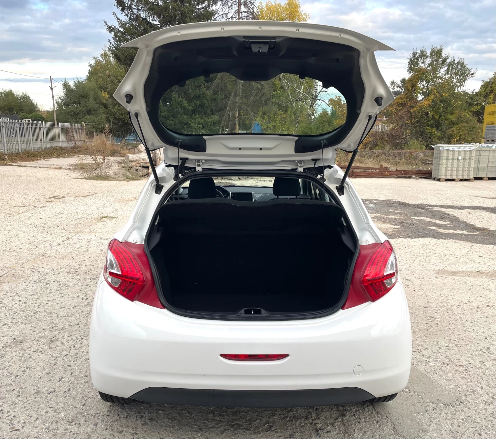 Peugeot 208 1.4 ������ ���!!! | Mobile.bg � ����������� 13