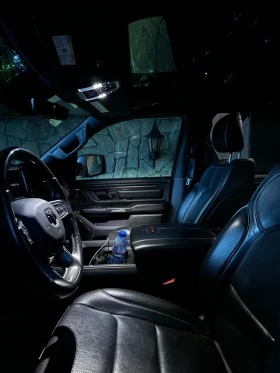 Обява за продажба на Dodge RAM 1500 Limited Red Edition ~ 112 500 лв. - изображение 7 | Auto.bg Обява за продажба на Dodge RAM 1500 Limited Red Edition ~ 112 500 лв. - изображение 7