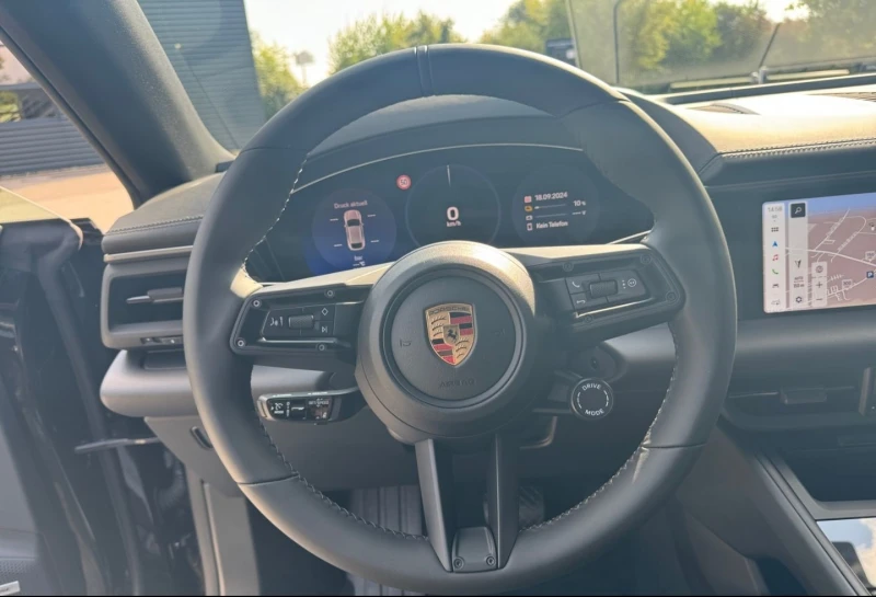 Porsche Macan 4/ ELECTRIC/ NEW MODEL/ PANO/ BOSE/ HEAD UP/ 21/ , снимка 9 - Автомобили и джипове - 44395974