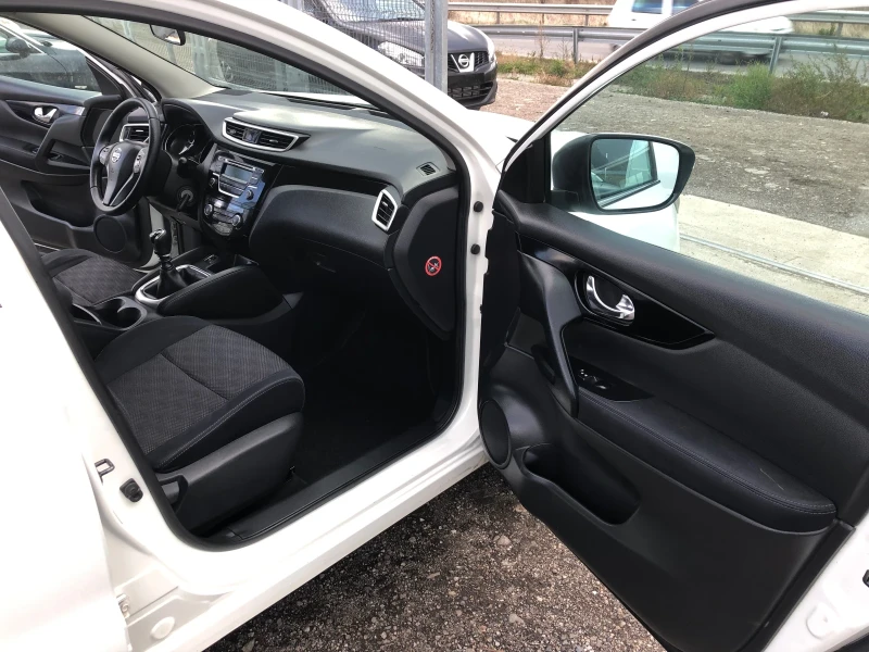 Nissan Qashqai 1.5 dci ITALIA, снимка 14 - Автомобили и джипове - 45750161