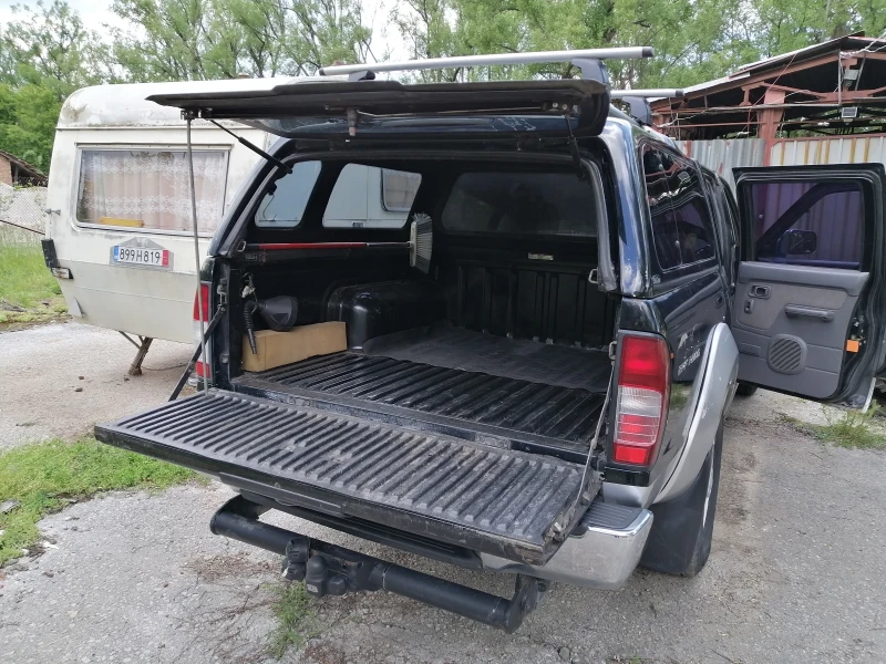 Nissan Navara Пикап, снимка 10 - Автомобили и джипове - 52714311