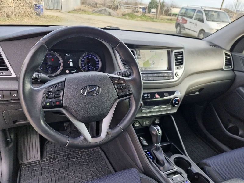 Hyundai Tucson 1.7 CRDI, снимка 8 - Автомобили и джипове - 53047937