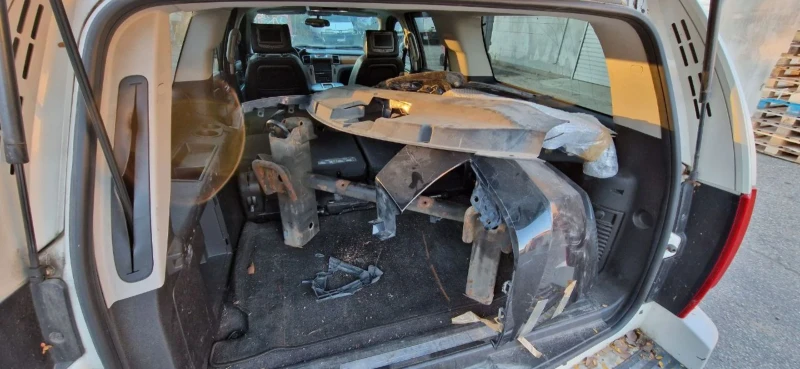 Cadillac Escalade Platinium, снимка 14 - Автомобили и джипове - 53464672