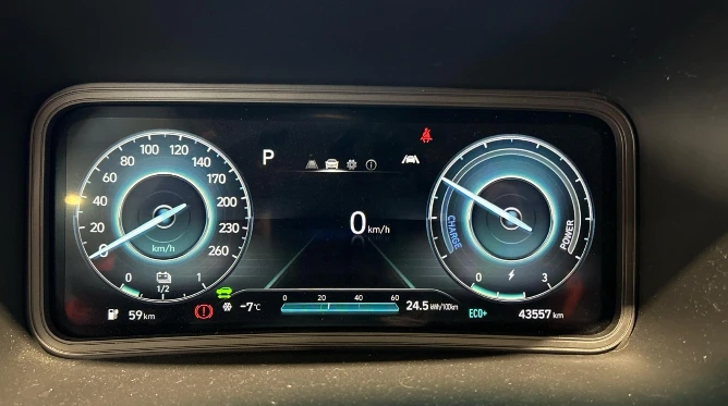 Hyundai Kona 269 евро/месец ГАРАНЦИЯ / SOH 100%", снимка 7 - Автомобили и джипове - 54068698