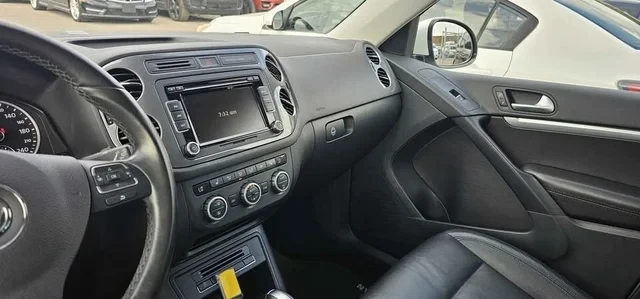 VW Tiguan * COMFORTLINE* АвтоКредит * (ЦЕНА ДО БГ), снимка 9 - Автомобили и джипове - 55016989