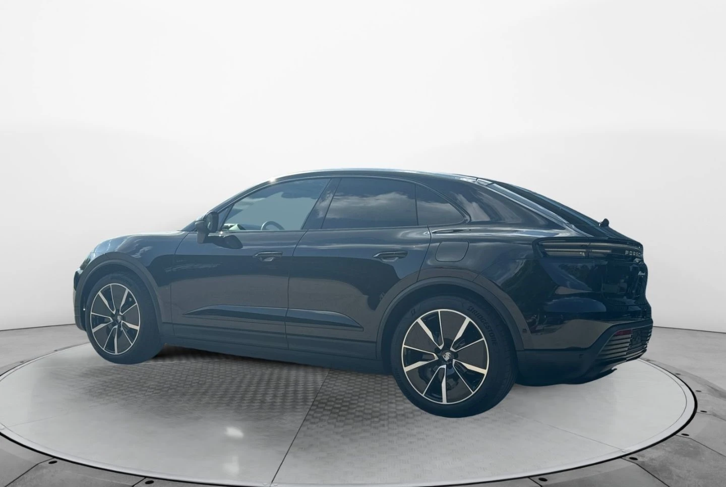 Porsche Macan 4/ ELECTRIC/ NEW MODEL/ PANO/ BOSE/ HEAD UP/ 21/  - изображение 5