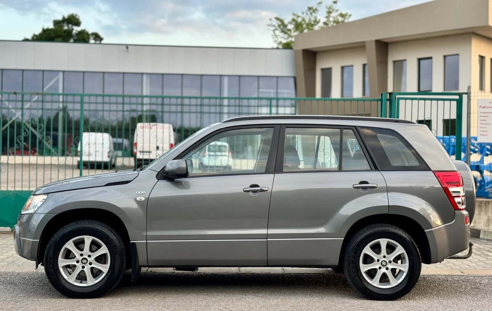 Suzuki Grand vitara 1.9DDiS~129hp~KEYLESS~NAVi~ПОДГРЕВ НА СЕДАЛКИ - изображение 8