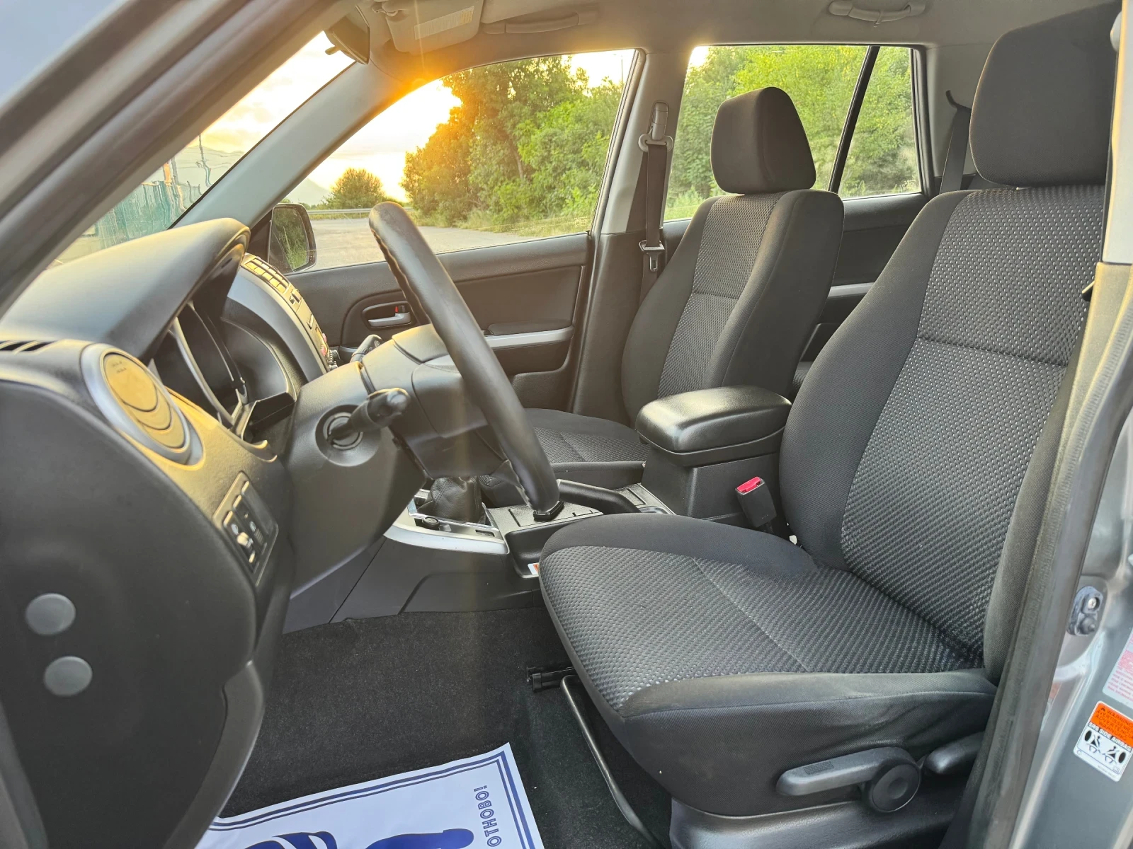 Suzuki Grand vitara 1.9DDiS~129hp~KEYLESS~NAVi~ПОДГРЕВ НА СЕДАЛКИ - изображение 10