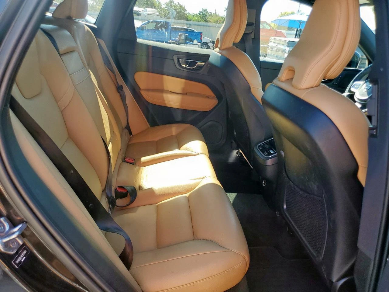 Volvo XC60 T5 INSCRIPTION - изображение 9