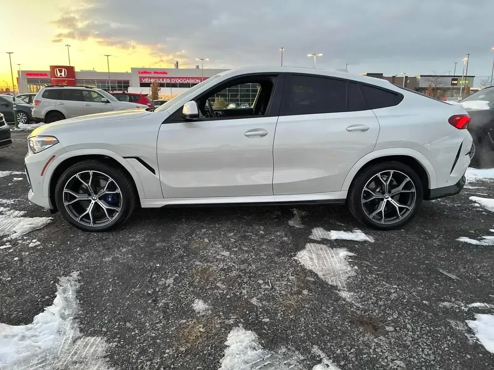 BMW X6 * 40i* CARFAX *    | Mobile.bg   3