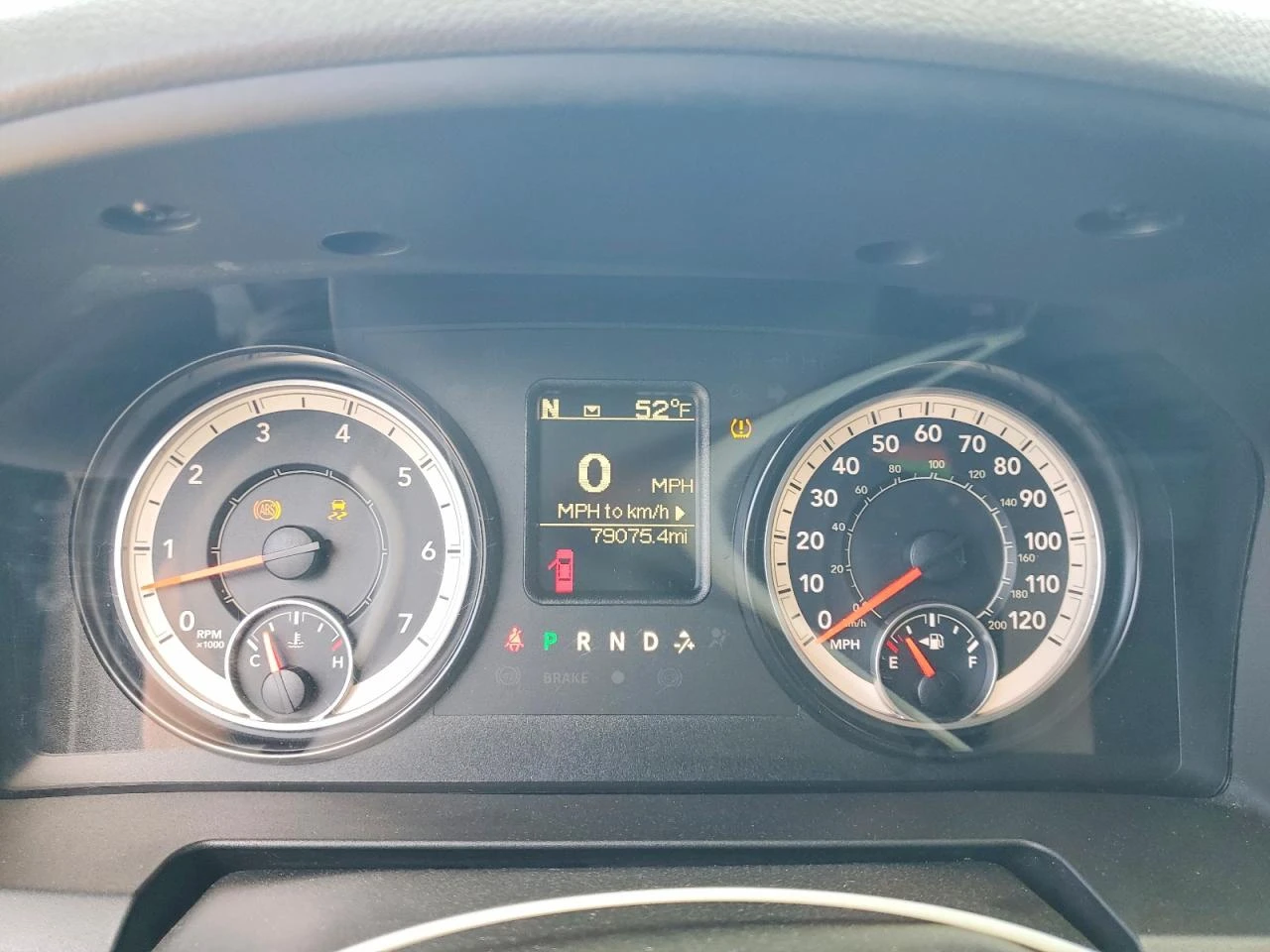 Dodge RAM 1500 5.7HEMI* ST* РЕАЛНИ КМ! , снимка 10 - Автомобили и джипове - 53918509