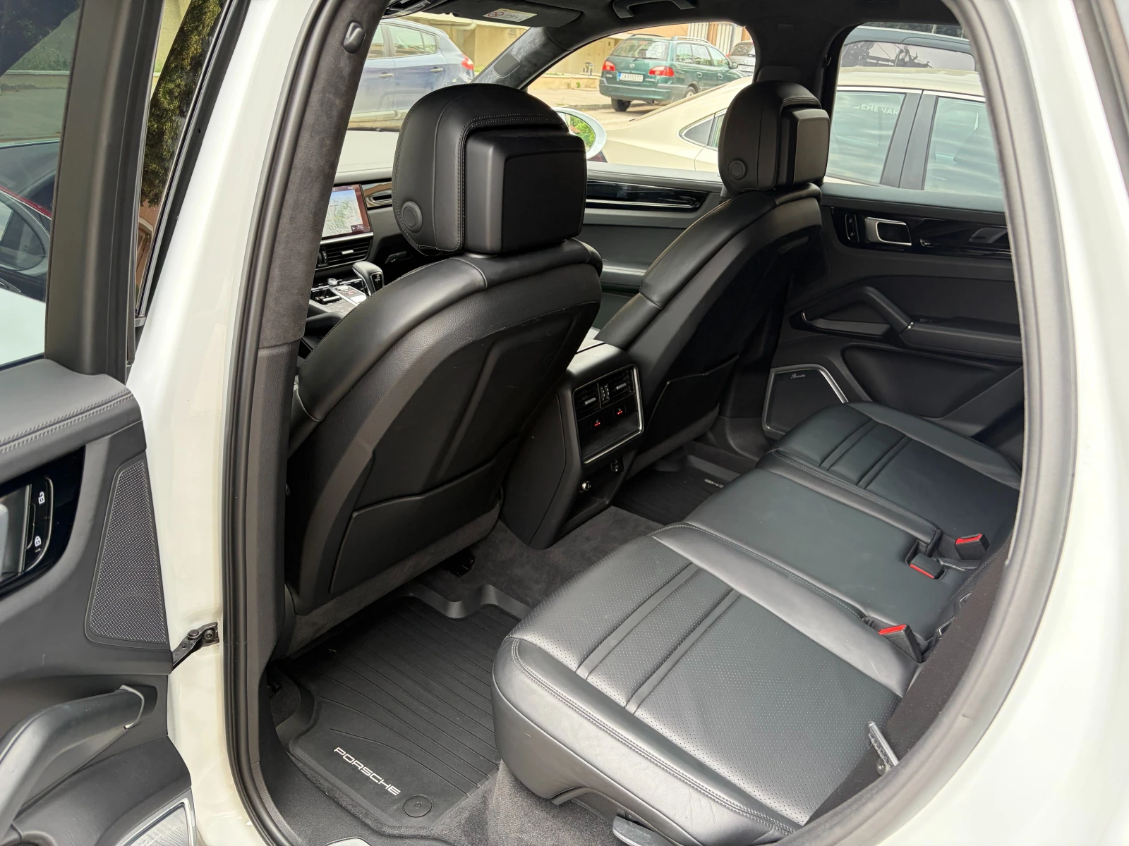 Porsche Cayenne E-Hybrid 360 Burmester Matrix, снимка 9 - Автомобили и джипове - 55001286