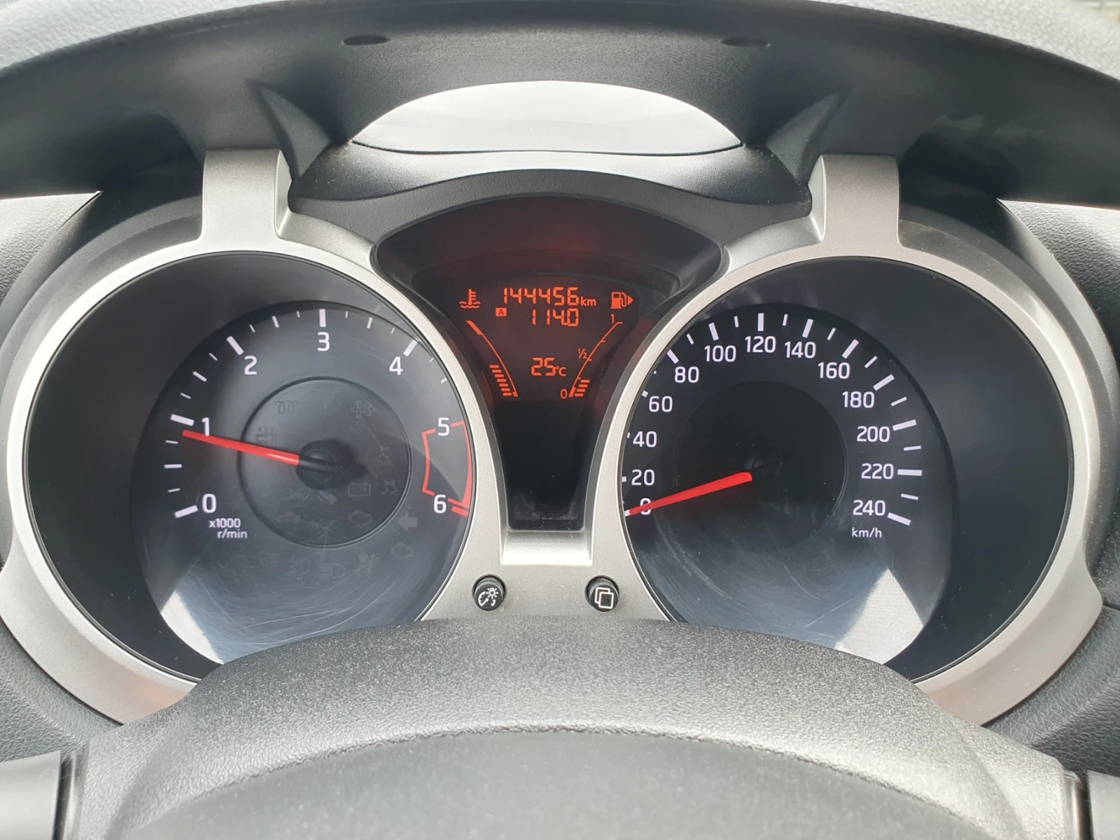 Nissan Juke, снимка 14 - Автомобили и джипове - 55228098