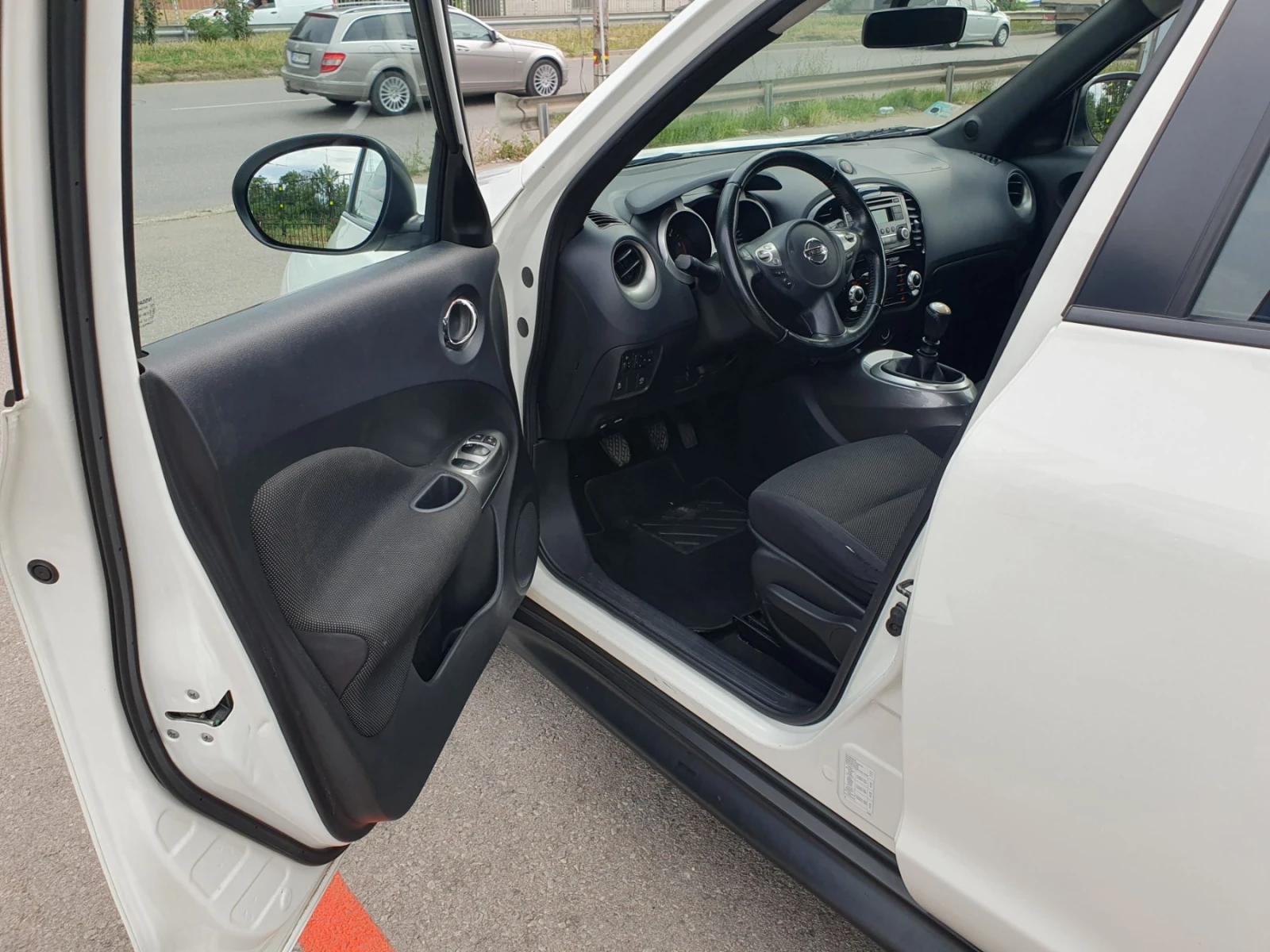 Nissan Juke, снимка 7 - Автомобили и джипове - 55228098