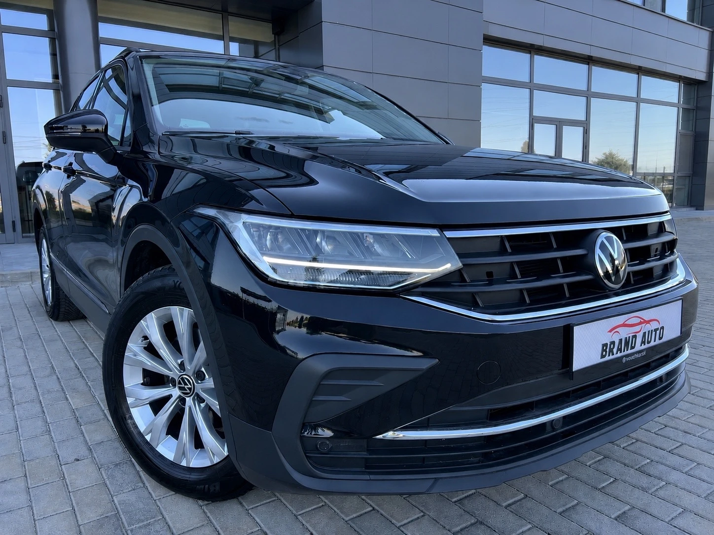 VW Tiguan * FACE LIFT * 2.0TDI AUTOMATIC 150k.c, снимка 3 - Автомобили и джипове - 55467220