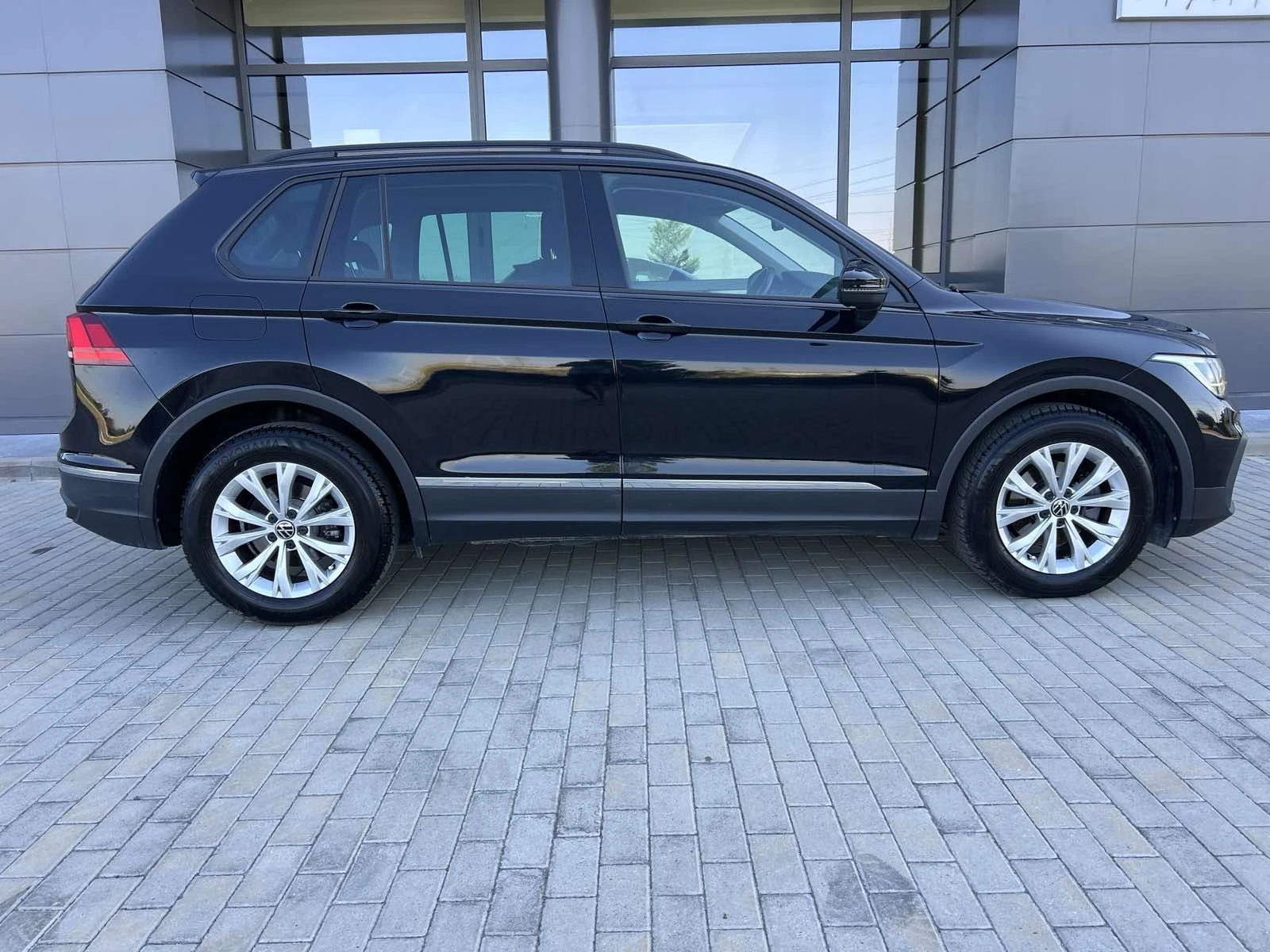 VW Tiguan * FACE LIFT * 2.0TDI AUTOMATIC 150k.c, снимка 4 - Автомобили и джипове - 55467220