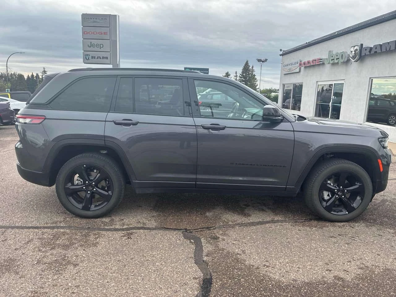 Jeep Grand cherokee * Limited * CARFAX * , снимка 3 - Автомобили и джипове - 56184105