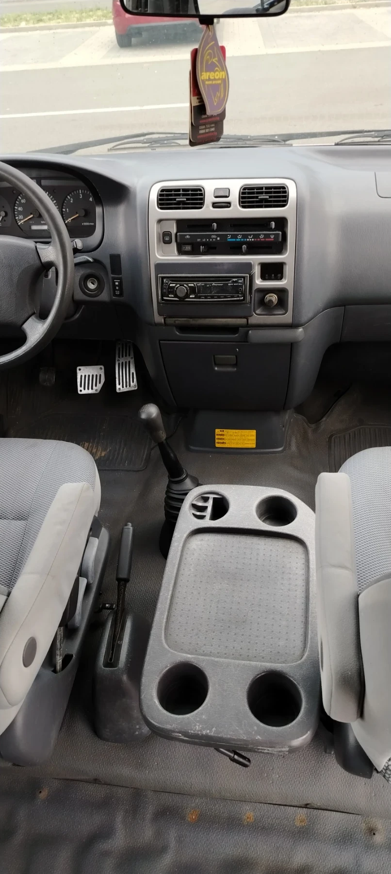 Toyota Hiace Бус, снимка 11 - Бусове и автобуси - 54895413