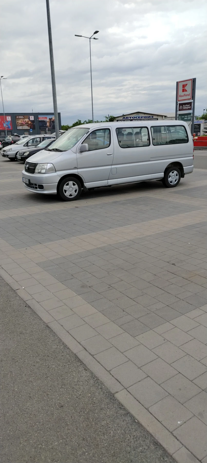 Toyota Hiace Бус, снимка 2 - Бусове и автобуси - 54895413
