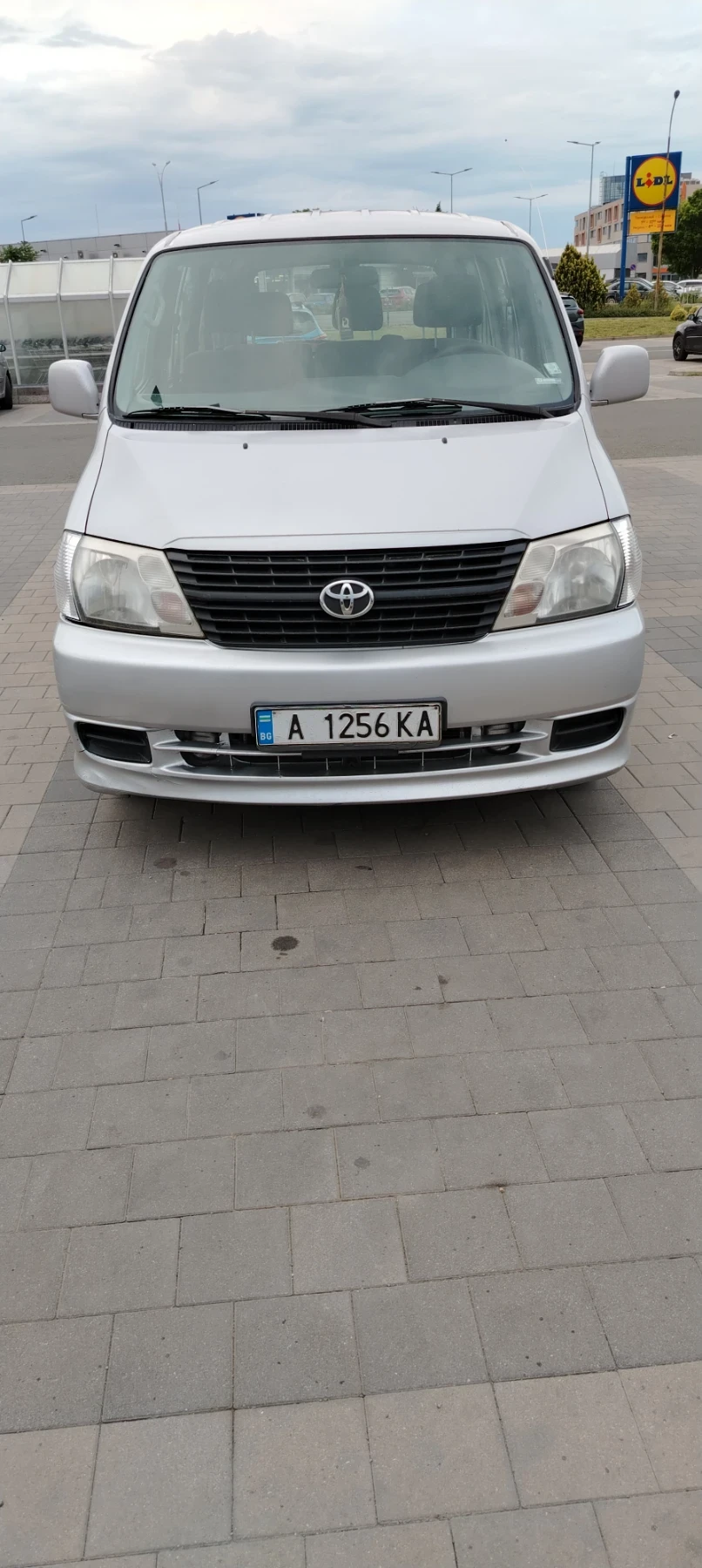 Toyota Hiace Бус