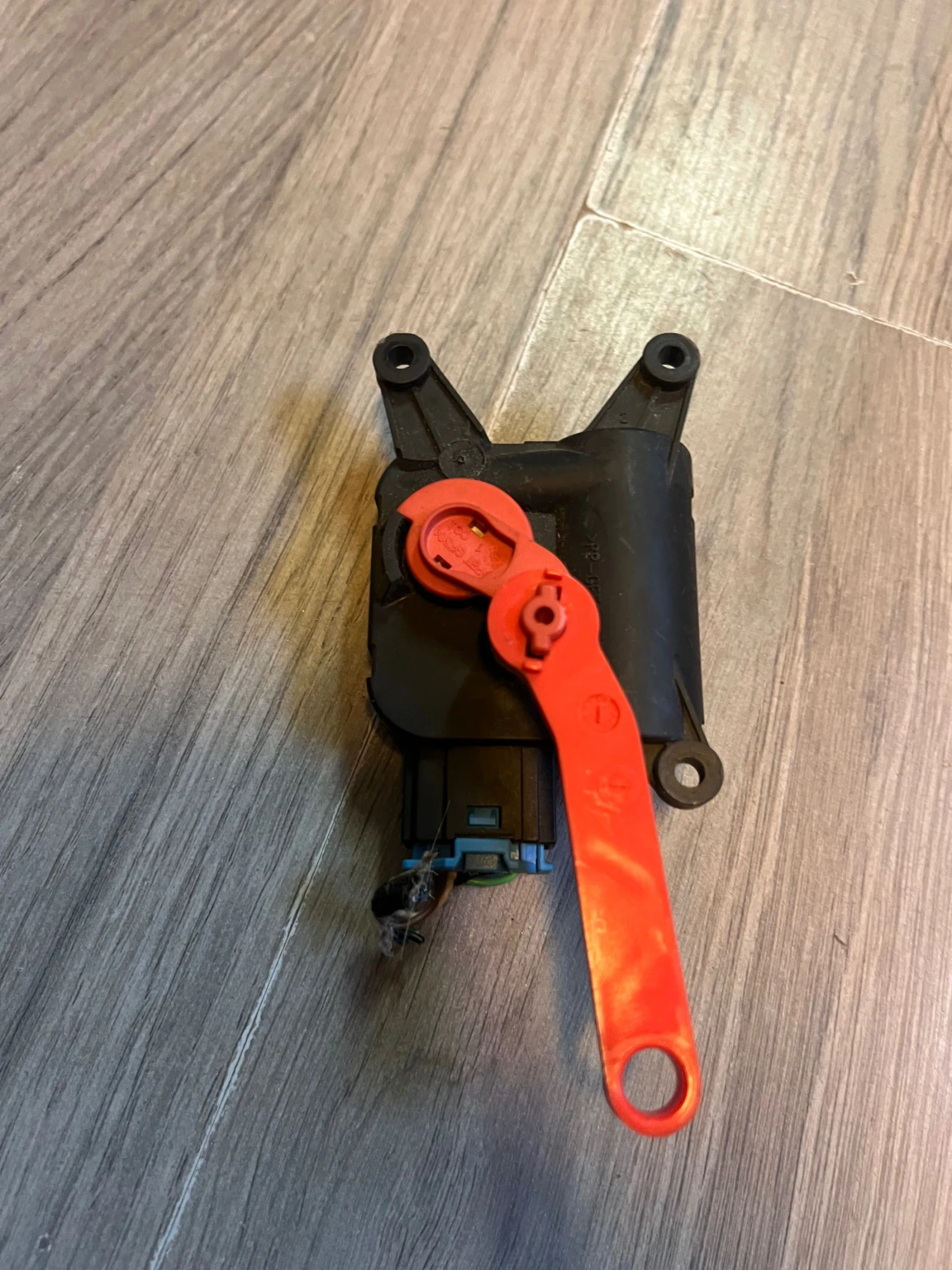 0132801306     AUDI A4 B6  0 132 801 306 Valeo 663826D | Mobile.bg   2