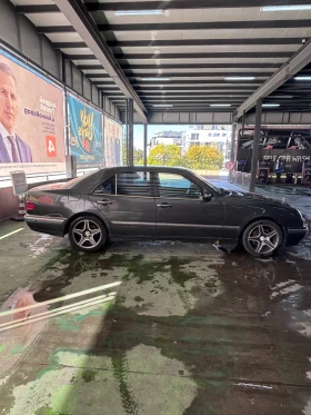 Mercedes-Benz E 320, снимка 7