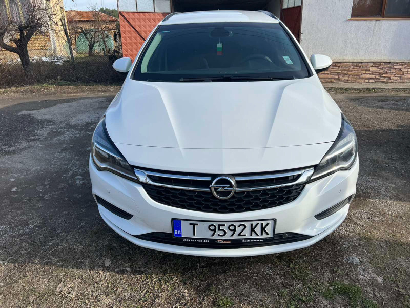 Opel Astra SPORTS TOURER, снимка 1 - Автомобили и джипове - 46400839