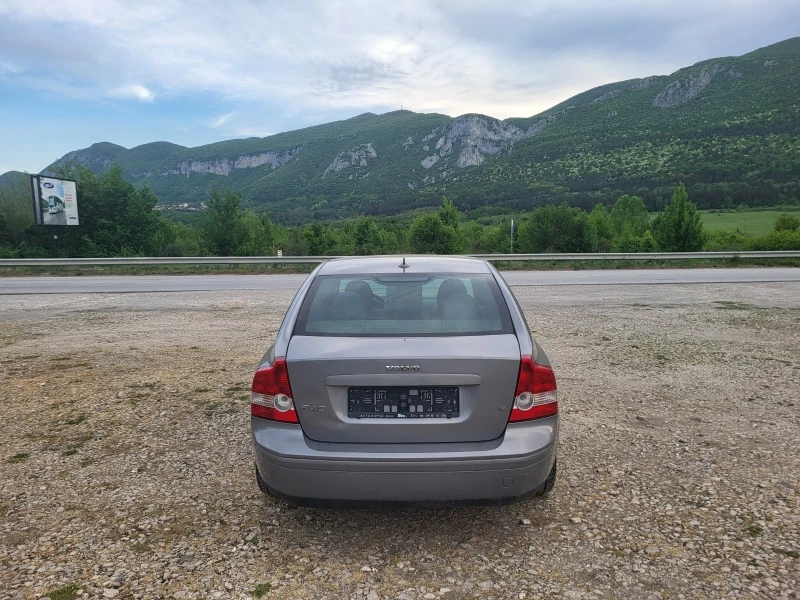 Volvo S40 1.8i, снимка 4 - Автомобили и джипове - 45287544