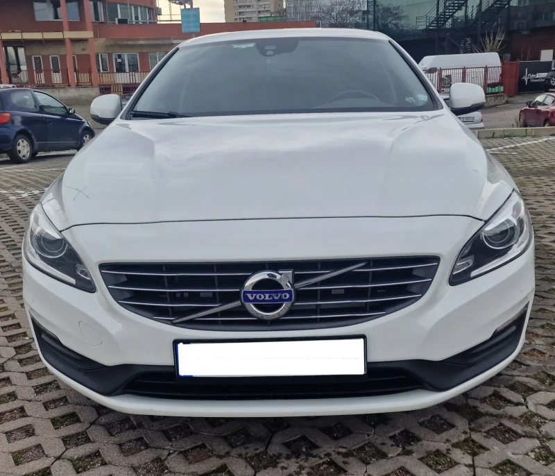 Volvo V60 D4, снимка 1 - Автомобили и джипове - 47031336